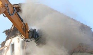 Ilustrasi perobohan rumah/istock Ilustrasi perobohan rumah/istock