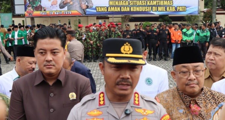 Foto : Anggota Komisi A DPRD Kabupaten Pati, Danu Ikhlas Hariscandra, saat mendampingi Kapolresta Pati. (Dok. Humas Polresta Pati)