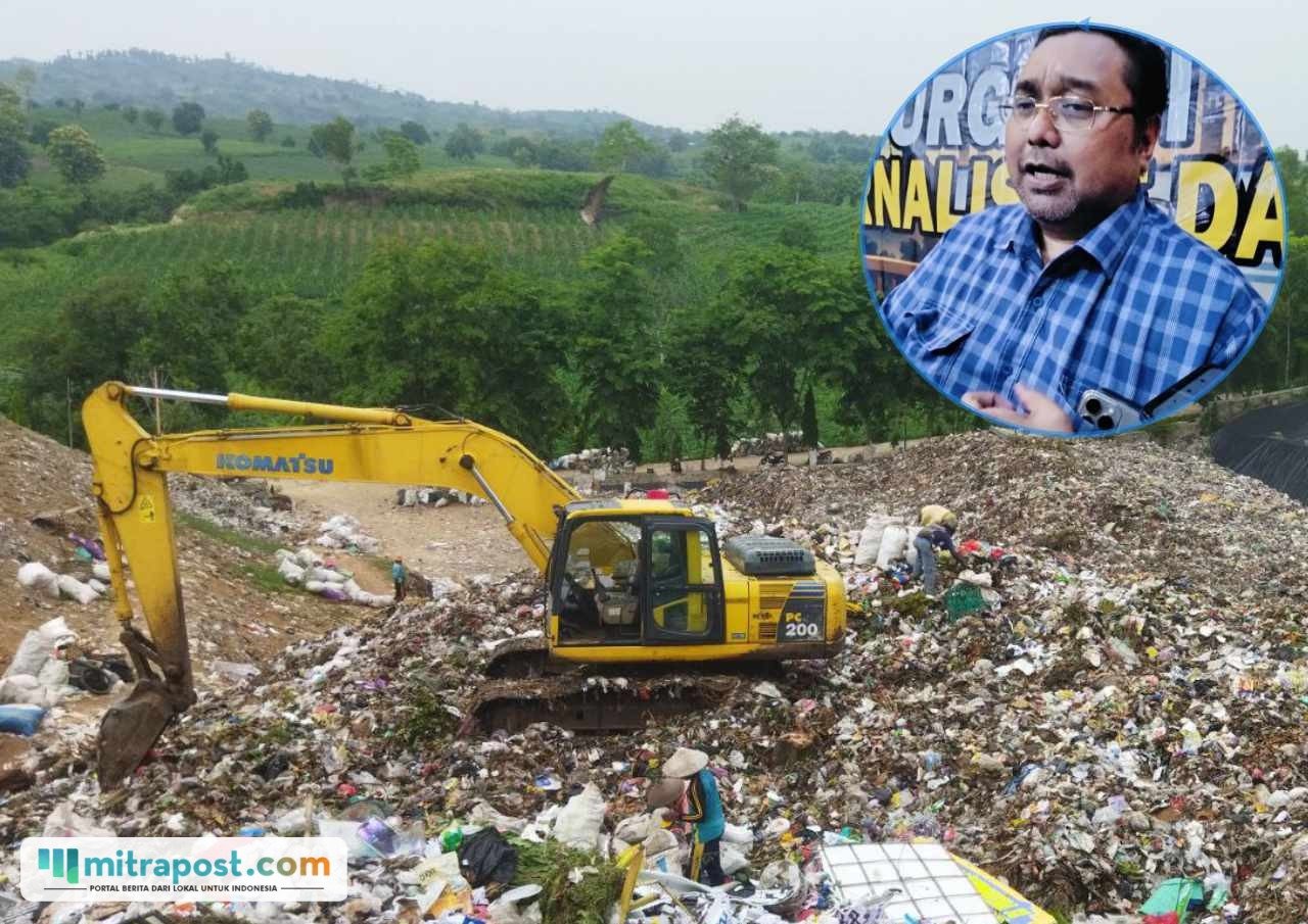 Foto : Tampak gunungan volume sampah di tempat pembuangan akhir (TPA) Sukoharjo Kecamatan Margorejo Pati. (Sumber. Mitrapost.com/ Ilham)