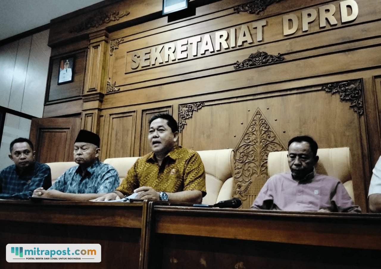 Foto : Ketua DPRD Kabupaten Pati, Ali Badruddin. (Sumber. Mitrapost.com/ Ilham)