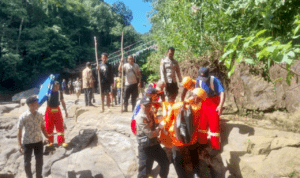 Polres Manggarai Barat Tangani Insiden Jatuhnya 2 WNA Austria yang Jatuh di Jembatan Wisata Cunca Wulang Polres Manggarai Barat Tangani Insiden Jatuhnya 2 WNA Austria yang Jatuh di Jembatan Wisata Cunca Wulang