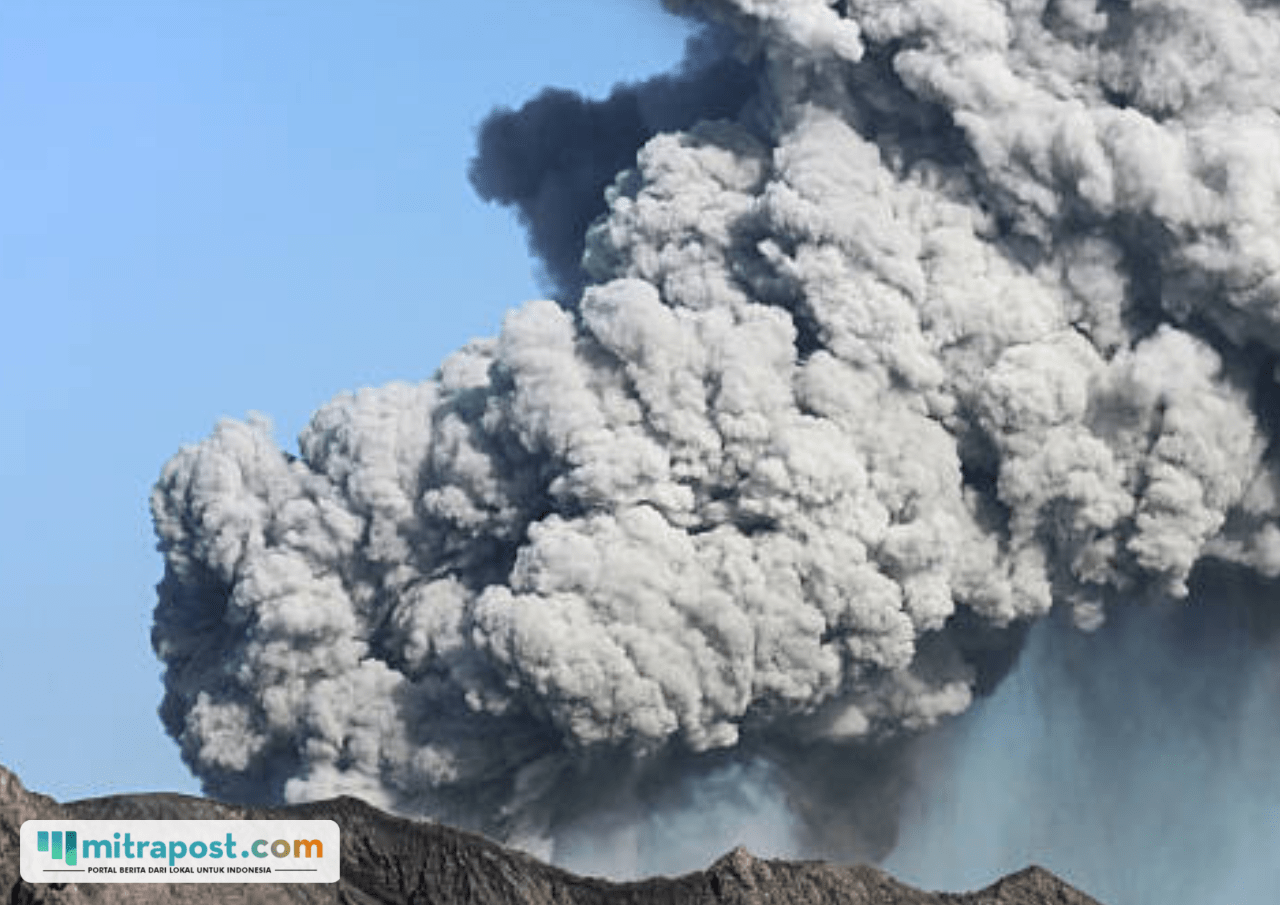 BNPB RI Laporkan 5 Pendaki Luka-luka Akibat Erupsi Gunung Dukono Maluku Utara