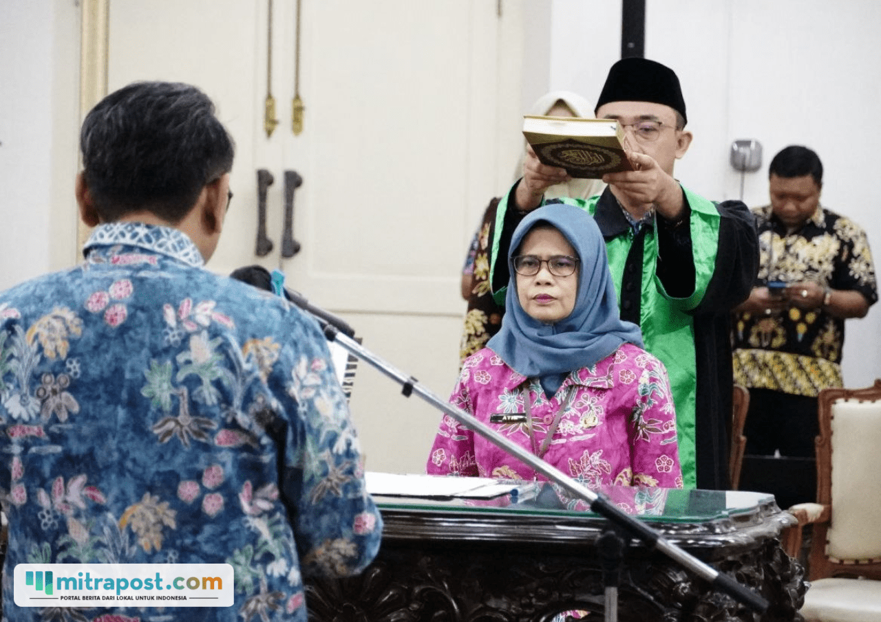 Foto : Pelantikan Kepala Dinkop UMKM Siti Subiati sebagai PJ Sekda. (Dok. Humas Pemkab Pati)