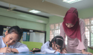 Kemendikdasmen Klarifikasi Isu Pelarangan Guru Honorer untuk Ngajar di Sekolah Negeri
