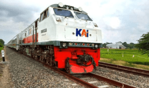 KAI Pasang Palang Pintu Sementara di Perlintasan Dekat Stasiun Bekasi Timur untuk Tingkatkan Keselamatan