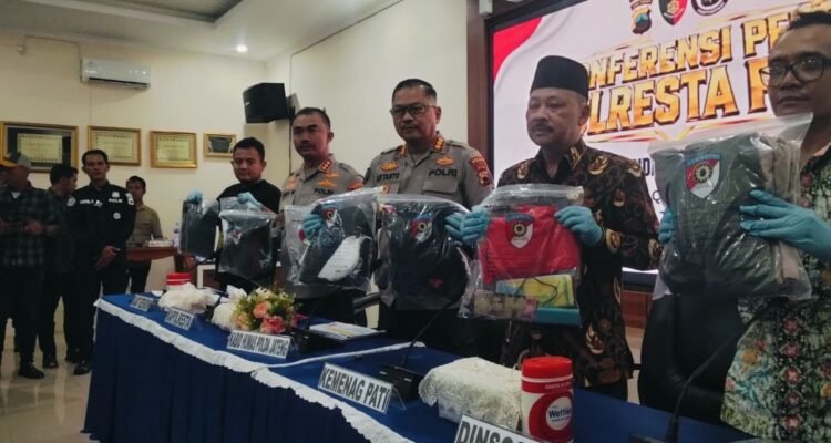 Foto : Konferensi Pers di Lantai II Polresta Pati. (Sumber. Mitrapost.com/ Ilham)