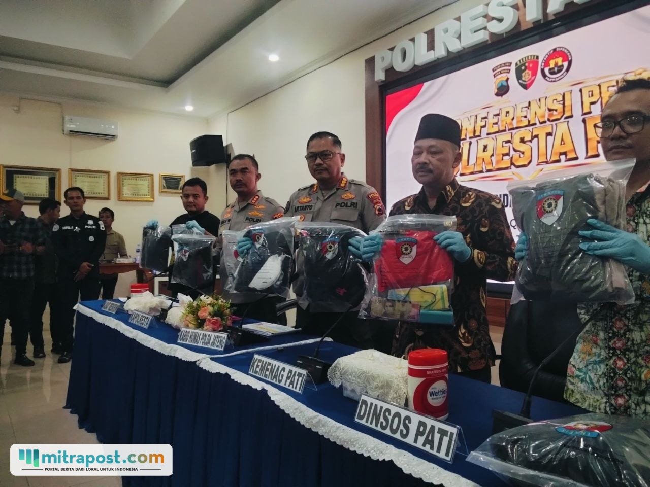 Foto : Konferensi Pers di Lantai II Polresta Pati. (Sumber. Mitrapost.com/ Ilham)