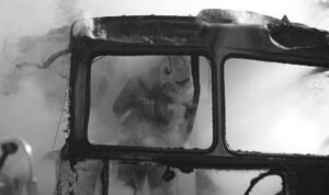 Bus ALS Terbakar Hebat Usai 'Adu Kambing' dengan Truk Tangki BBM, 16 Orang Tewas