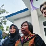 Foto : Ketua Komnas HAM RI, Anis Hidayah didampingi oleh Wakil Ketua Putu Elvina Komisioner KPAI Dian Sasmita dan Komisioner Ombudsman RI, Syafrida Rachmawati. (Sumber. Mitrapost.com/ Ilham)