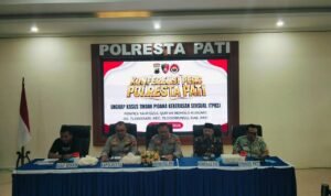 Foto : Konferensi Pers di lantai II Polresta Pati. (Sumber. Mitrapost.com/ Ilham)