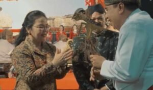 Walkot Semarang Agustina mendatangi tradisi Apitan/semarangkota