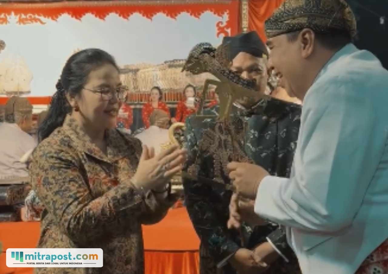 Walkot Semarang Agustina mendatangi tradisi Apitan/semarangkota