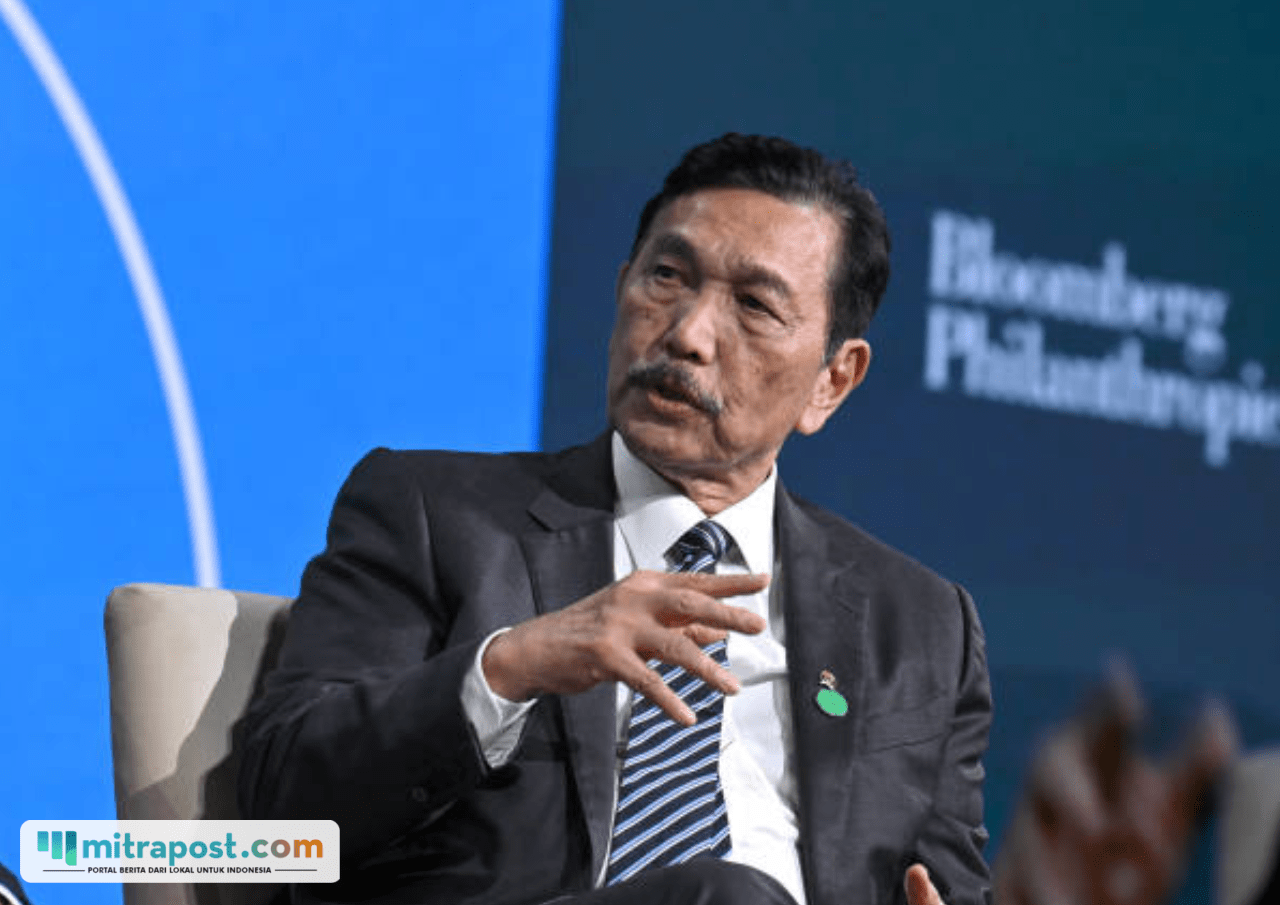 Luhut Sebut Penyaluran Bansos Sepenuhnya Akan Berbentuk Uang Tunai Senilai Rp5,4 Juta per Orang