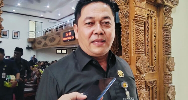 Foto : Ketua DPRD Kabupaten Pati, Ali Badruddin. (Sumber. Mitrapost.com/ Ilham)