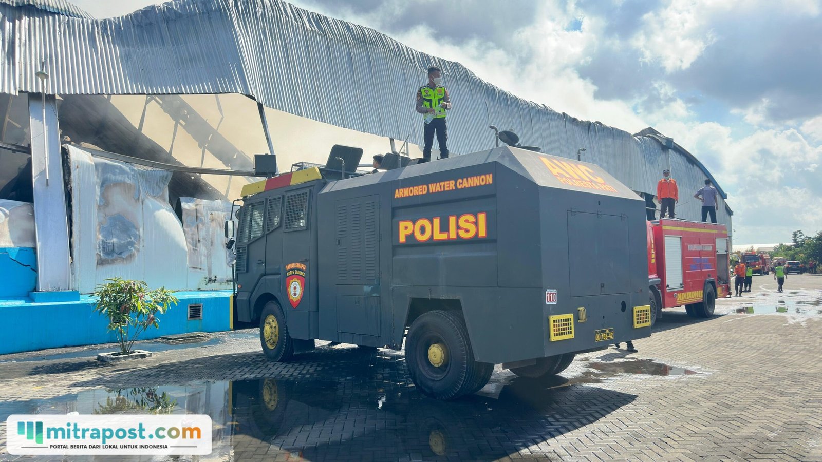 Pemadaman Kebakaran Pabrik Dua Putra Pati Libatkan Damkar Rembang-Blora/Polresta Pati