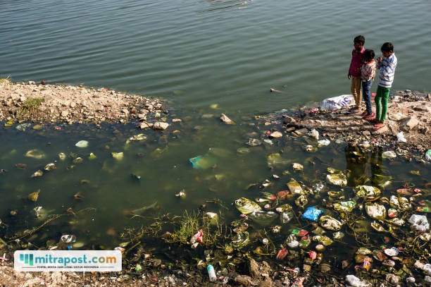 Ilustrasi pencemaran sungai/istock