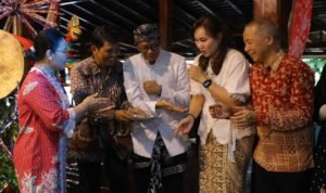 Wali Kota Semarang, Agustina Wilujeng saat menghadiri acara budaya/semarangkota