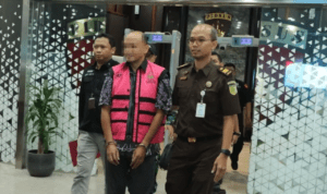 Tersangka perwakilan PT PMM, Iwan Setiawan (IS) Kejagung Berhasil Sita 390 Ton Tanah Bermuatan LTJ Milik PT PMM yang Akan Diekspor Ilegal