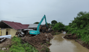 Foto : Penanganan tanggul semi permanen di Desa Bulumanis Kidul, Kecamatan Margoyoso pada bulan Januari 2026 lalu. (Sumber. Mitrapost.com/ Ilham)
