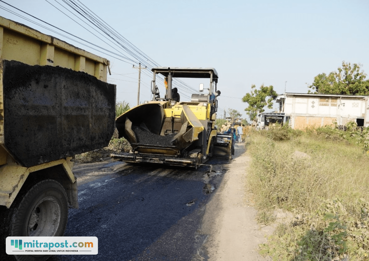 Foto : Peninjauan jalan oleh Plt Bupati Pati di ruas jalan Tlogowungu - Bapoh, Senin (06/07/2026). (Sumber. Mitrapost.com/ Ilham)