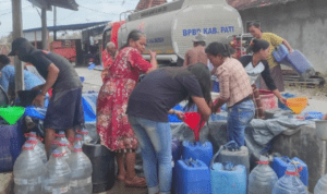 Foto : Bantuan air bersih di salah satu desa Kabupaten Pati, tahun 2025 lalu. (Dok. BPBD Kabupaten Pati) Foto : Bantuan air bersih di salah satu desa Kabupaten Pati, tahun 2025 lalu. (Dok. BPBD Kabupaten Pati)