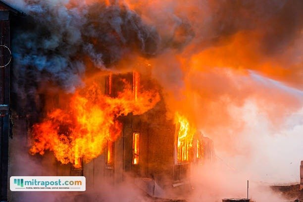 Ilustarsi bakar rumah/istock Pria di Bantul Bakar Rumah