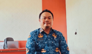Foto : Kepala Bidang Pengadaan, Pengangkatan, Pemberhentian, dan Informasi Kepegawaian (PPIK) BKPSDM Kabupaten Pati, Aziz Muslim. (Sumber. Mitrapost.com/ Ilham) Foto : Kepala Bidang Pengadaan, Pengangkatan, Pemberhentian, dan Informasi Kepegawaian (PPIK) BKPSDM Kabupaten Pati, Aziz Muslim. (Sumber. Mitrapost.com/ Ilham)
