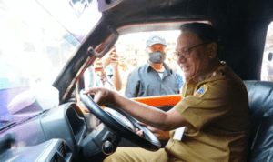 Foto : Plt Bupati Pati, Risma Ardhi Chandra sedang mencoba angkutan di SMP Negeri 4 Pati. (Dok. Humas Pemkab Pati) Foto : Plt Bupati Pati, Risma Ardhi Chandra sedang mencoba angkutan di SMP Negeri 4 Pati. (Dok. Humas Pemkab Pati)