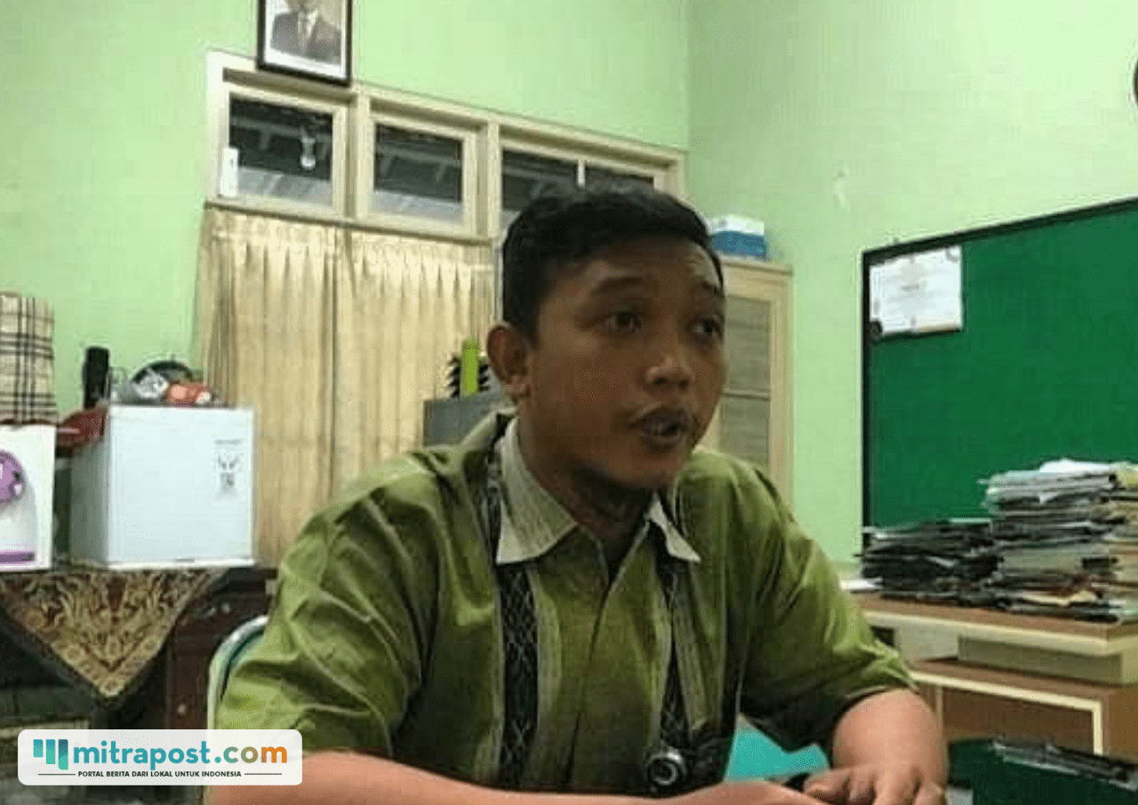 Foto : Staf Teknis Balai Pengelolaan Jalan Wilayah Pati, Abdul Jalil. (Sumber. Mitrapost.com/ Ilham)