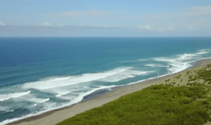 Seorang Wanita Nekat ke Tengah Laut Pantai Parangtritis, Diduga Depresi