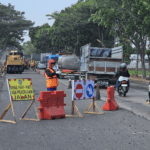 pati Foto : Perbaikan Jalan Sepanjang 3,24 di Pantura Pati - Rembang tepat Desa Widorokandang Kecamatan Pati. (Sumber. Mitrapost.com/ Ilham)