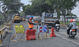 Foto : Perbaikan Jalan Sepanjang 3,24 di Pantura Pati - Rembang tepat Desa Widorokandang Kecamatan Pati. (Sumber. Mitrapost.com/ Ilham)