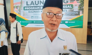 Foto : Ketua Baznas Kabupaten Pati, Minanurrohman ditemui di Pendopo usai melakukan penyaluran zakat kepada penerima manfaat, belum lama ini. (Sumber. Mitrapost.com/ Ilham)