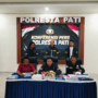 Foto : Polresta Pati gelar Konferensi Pers di Lantai II. (Sumber. Mitrapost.com/ Ilham) Uang Palsu
