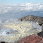 Tanah Ambrol saat Swafoto, Remaja Asal Brebes Jatuh ke Kawah Gunung Slamet