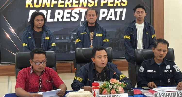 penusukan-sinomwidodo-pati Foto : Polresta Pati menggelar Konferensi Pers di Lantai II pada Kamis (13/08/2026) siang. (Dok. Humas Polresta Pati)