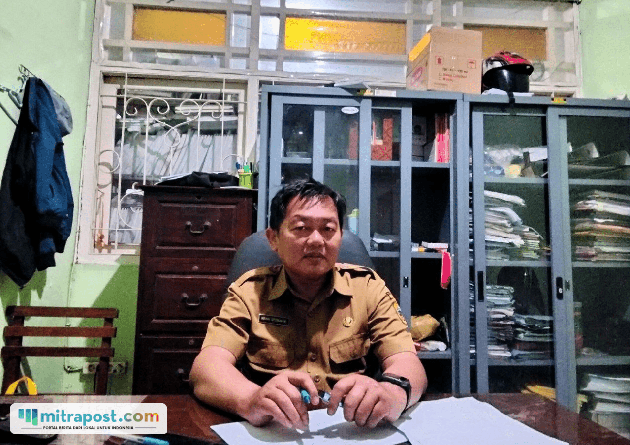 Foto : Kepala Bidang Kebersihan, Persampahan dan Pertamanan Dinas Lingkungan Hidup (DLH) Kabupaten Pati, Henri Setiawan. (Sumber. Mitrapost.com/ Ilham) Libatkan 3 Kabupaten, Pengolahan Sampah jadi Energi Listrik di Pati Masuk Tahap MoU