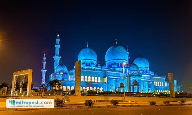 Masjid Sheikh Zayed Solo /istock