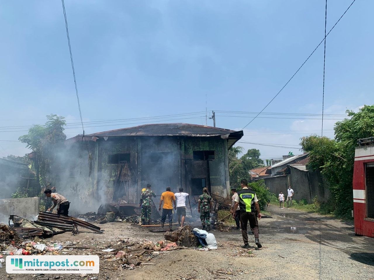 Foto : Kebakaran gudang UPT DPUTR di Kecamatan Tayu, Pati. (Dok. Polsek Tayu)