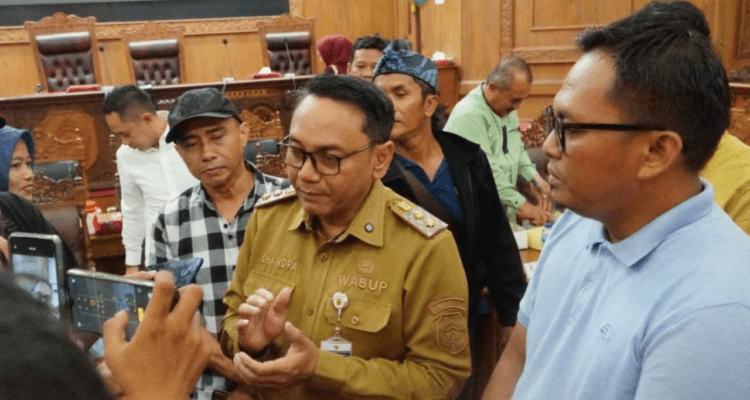 Foto : Pelaksanaan Tugas (Plt) Bupati Pati, Risma Ardhi Chandra. (Dok. Humas Pemkab Pati) Gerakan Seniman Masuk Sekolah