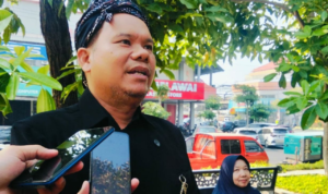 Foto : Camat Tayu, Imam Rifai. (Sumber. Mitrapost.com/ Ilham)