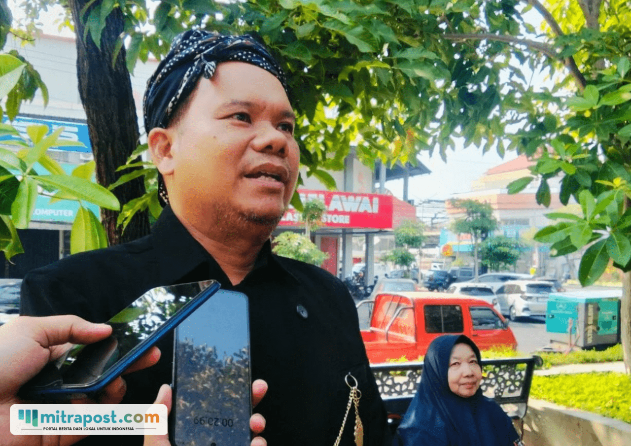 Foto : Camat Tayu, Imam Rifai. (Sumber. Mitrapost.com/ Ilham)