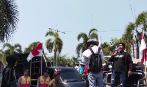 Foto : Aksi Demo penolakan Pelarangan Sound Horeg di depan Kecamatan Tayu, Rabu (12/08/2026). (Sumber. Mitrapost.com/ Ilham)