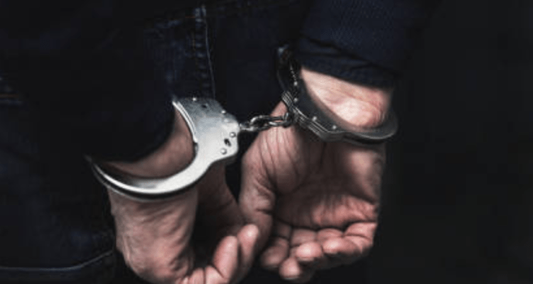 penipuan-pura-pura-jadi-eks-tahanan-kpk 2 Pria Diringkus Polisi, Tipu-tipu Lansia Modus Pura-pura Jadi Eks Tahanan KPK