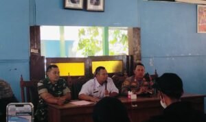 Foto : Camat Tayu dan warga melakukan Audiensi di Pendopo Kecamatan Tayu Pati, Rabu (12/08/2026) siang. (Sumber. Mitrapost.com/ Ilham)
