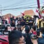 Foto : Aksi demo AMPB di depan Kantor DPRD Kabupaten Pati, Kamis (13/08/2026) sore. (Sumber. Mitrapost.com/ Ilham)