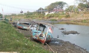 Foto : Kondisi Sungai Silugonggo di Desa Sugiharjo, Kecamatan Pati mengering. (Sumber. Mitrapost.com/ Ilham)