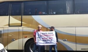 Foto : Rombongan AMJB ikut demo ke Jakarta besok 27 Agustus. (Sumber. Mitrapost.com/ Ilham)