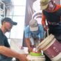 Foto : Pembuatan Nitrobacter di Sekretariat Serikat Petani Pati, Kamis (27/08/2026). (Sumber. Mitrapost.com/ Ilham)