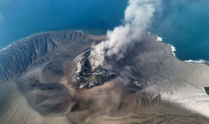 Badan Geologi Kementerian ESDM Konfirmasi Munculnya 2 Pulau Baru di Sekitar Gunung Anak Krakatau